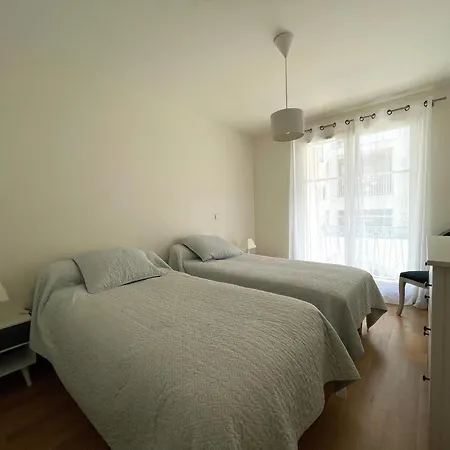 Apartment T3 Au Centre D'arcachon - 70 M², Terrasse, Proche Plages Et Commerces, Wifi - Fr-1-420-151